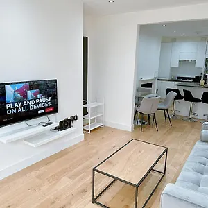 Apartment Massive Flat Near Greenwich Park, London