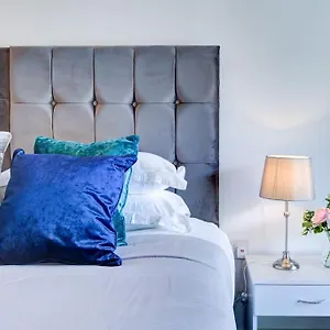Apartment Flat In Greenwich O2 With Parking, London