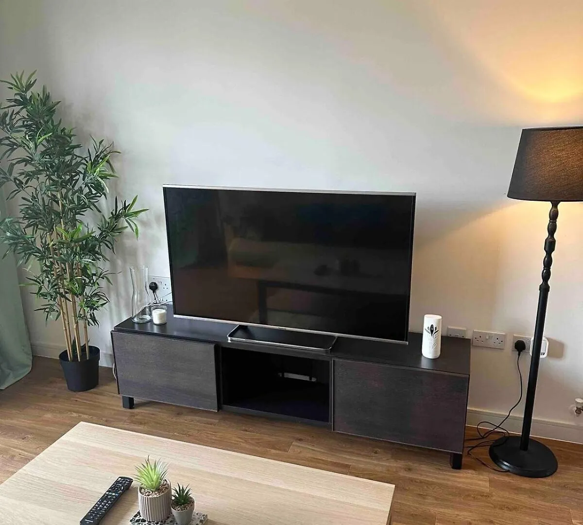 아파트 Entire 2 Bedroom Flat 런던